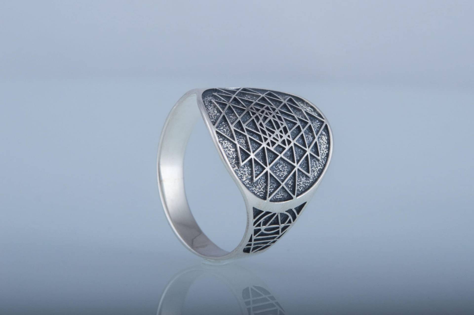 Heilige Geometrie Ring - Golden Ratio Und Fibonacci Inspiriert Silber Signet Handgemachter Meditation Schmuck Mit Sri Yantra Symbol von UniqueHistoryShop