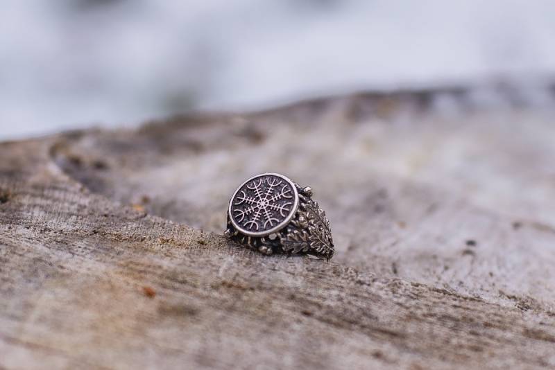 Silber Aegishjalmur Symbol Ring, Helm Der Ehrfurcht Schmuck, Eiche Und Eicheln Wikinger Schmuck von UniqueHistoryShop