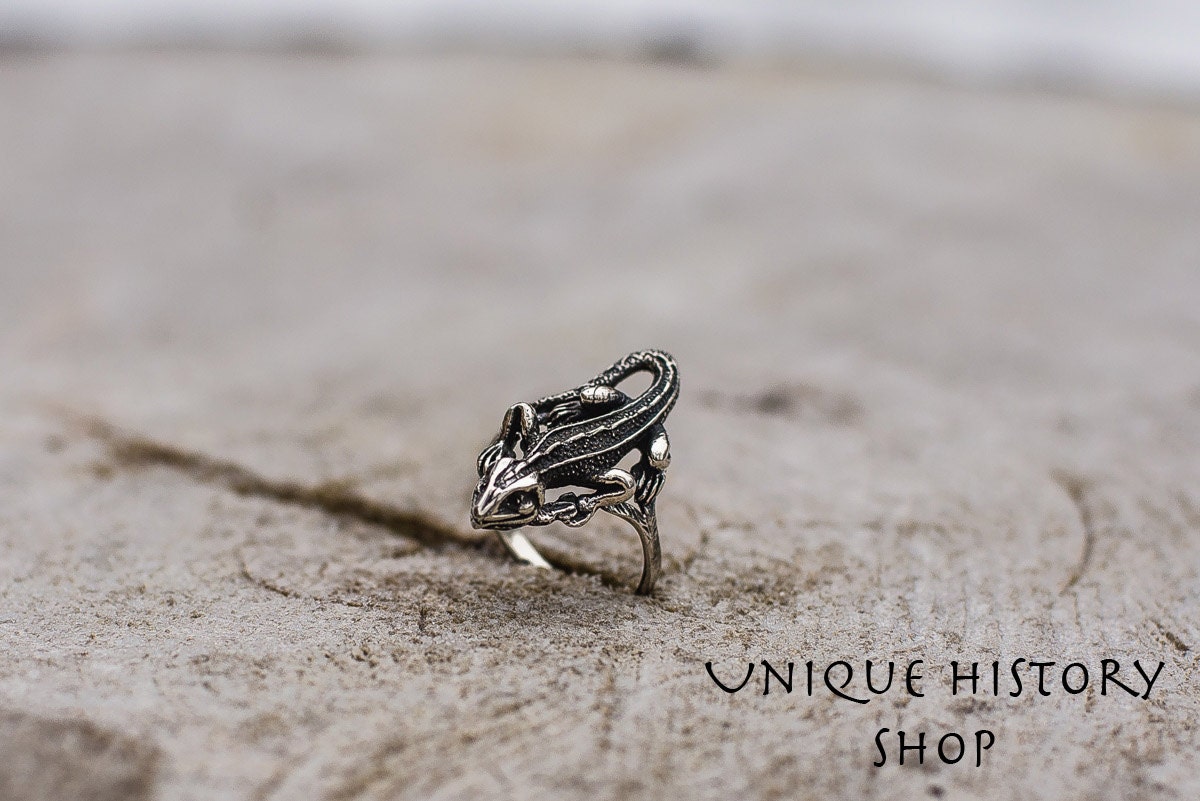 Silber Iguana Ring - Reptil Wildtier Schmuck Mit Gecko Tier Symbol Handgefertigtes Chamäleon Natur Inspiriertem Design Silber Iguana Ring - Reptil Wildtier Schmuck Mit Gecko Tier Symbol Handgefertigtes Chamäleon Natur Inspiriertem Design von UniqueHistoryShop
