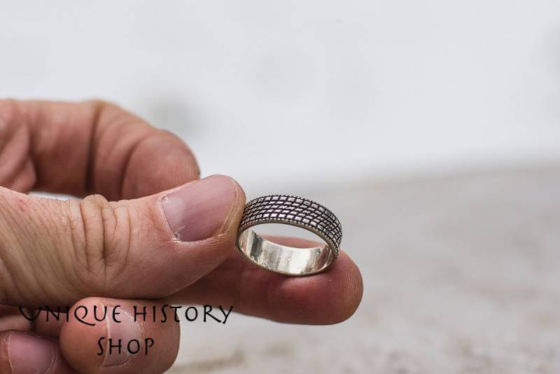 Silber Reifen Ring - Mechaniker Und Biker Stil Schmuck Brutalist Männer Inspiriert Vom Auto Rad Perfektes Geschenk Für Lkw Fahrer Punks von UniqueHistoryShop