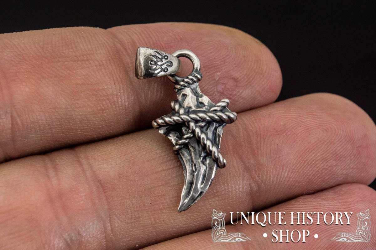 Wolfszahn-Halskette - Silber Viking Wolf-Anhänger Mit Einzigartiger Handgemachter Hundezahn-Halskette, Inspiriert Von Der Ästhetik Des Alten von UniqueHistoryShop