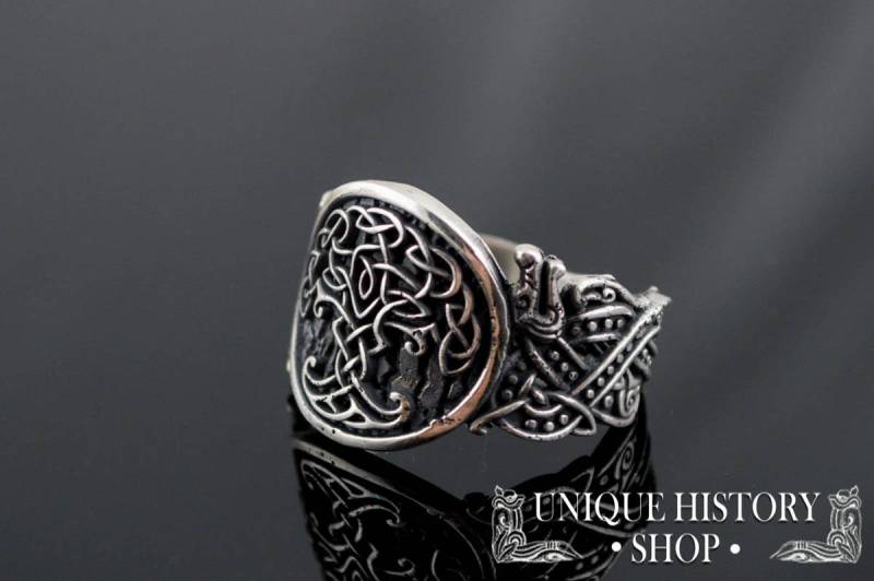 Yggdrasil Ring - Baum Des Lebens Schmuck Mit Wolf Muster Motive Handgefertigte Antike Wikinger Ringe Im Weltenbaum Design Aus Silber von UniqueHistoryShop