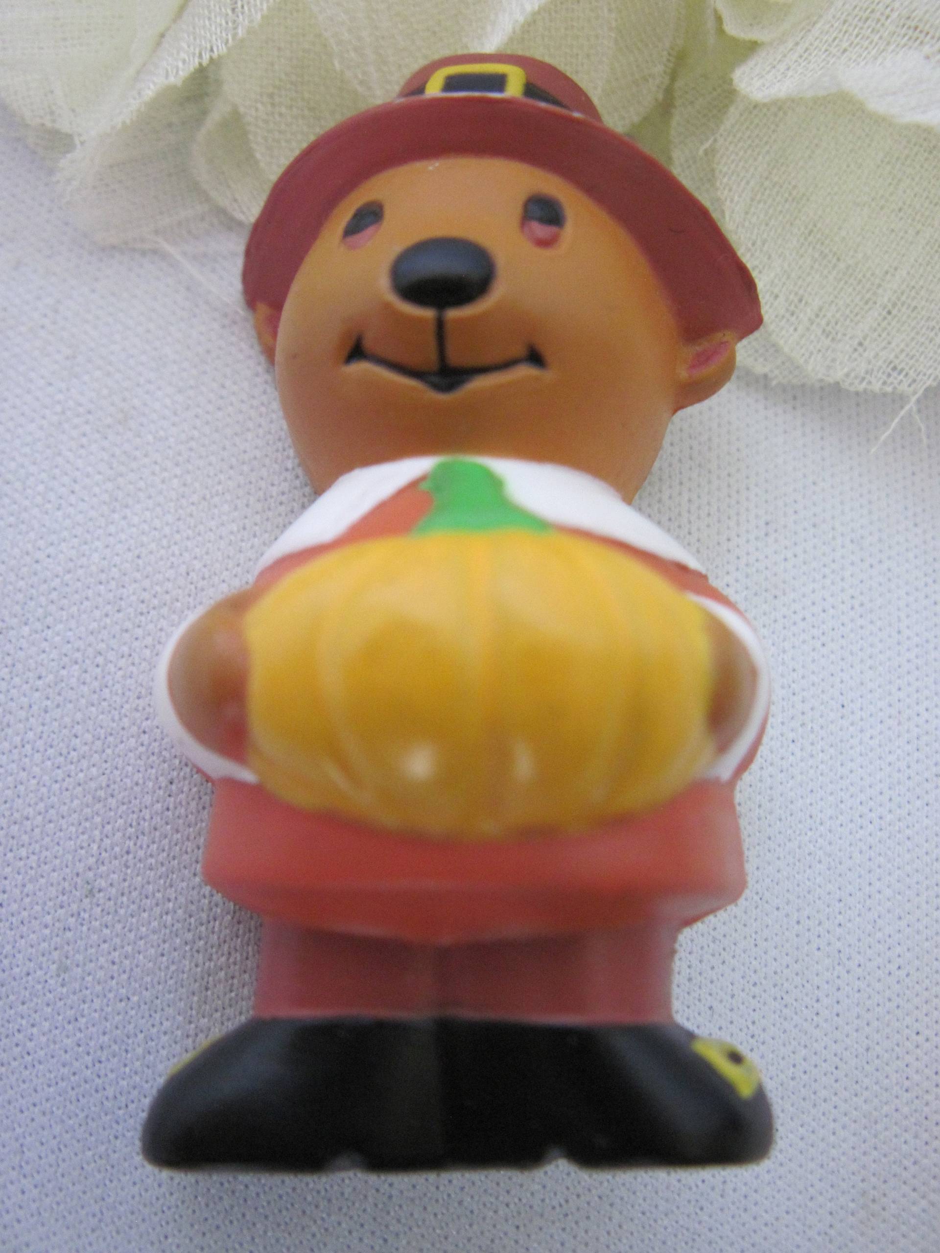 Jahrgang Acryl Pilgrim Thanksgiving Brosche, Halloween, Kürbis, Bär, Braun, Orange, Urlaub Pin, Geschenk Für Ihr Kostüm Schmuck von UniqueJewelryFinds1