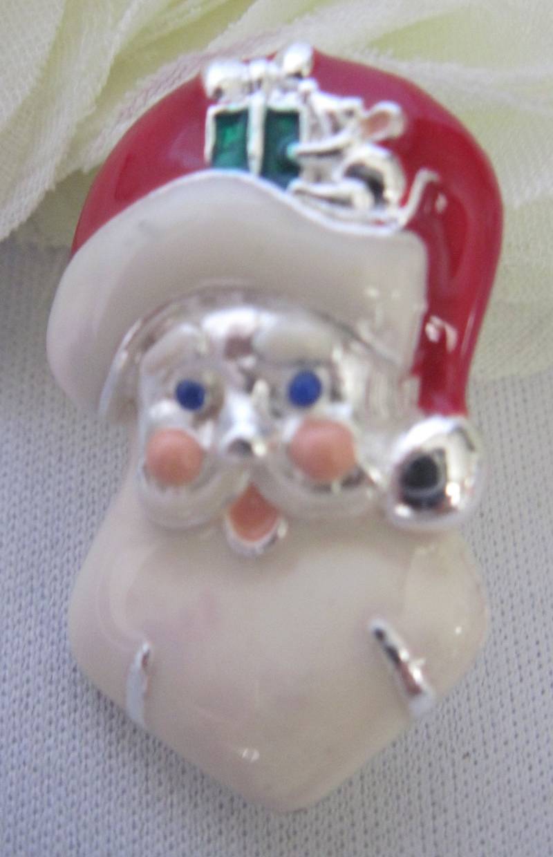 Vintage Unterzeichnet Avon Weihnachten Weihnachtsmann Kopf Pin, Silber Metall Saint Nicholas Gesicht Urlaub Saisonale Brosche Sammlerstücke von UniqueJewelryFinds1