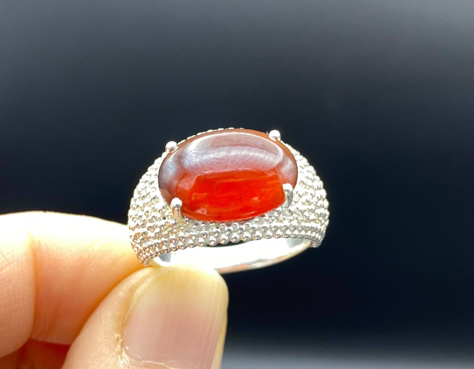 Natürlicher Mandarin Granat Ring, Haselnuss Sterling Silber Kugel Perlen Strukturiert Ost West Ring Für Männer Und Frauen von UniqueJewelsAndGems