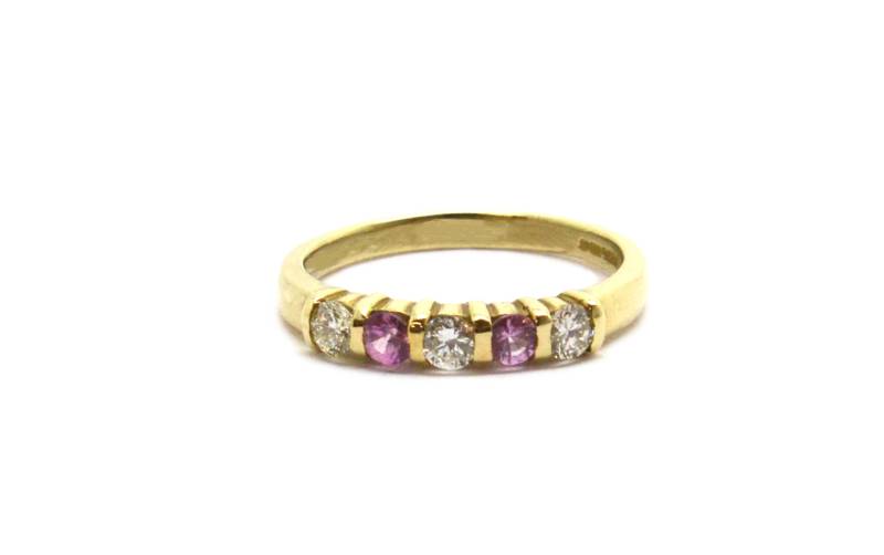 9 Karat Gold Eternity Ring Mit 20Pt Diamant 30Pt Pink Saphir von UniqueJewelsLtd