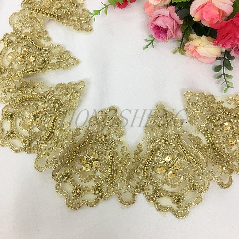 Luxuriöser Goldfarbener Pailletten-Spitzenbesatz Und Vintage-Pailletten-Spitzenstoff von UniqueLaceShop