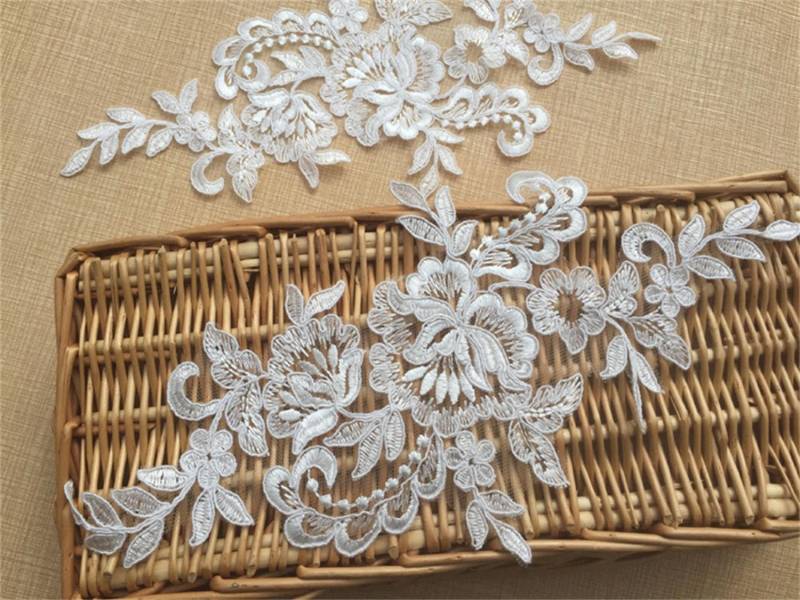 Weiße Braut Applikation, Alencon Lace Applikationentzug Kleid von UniqueLaceShop