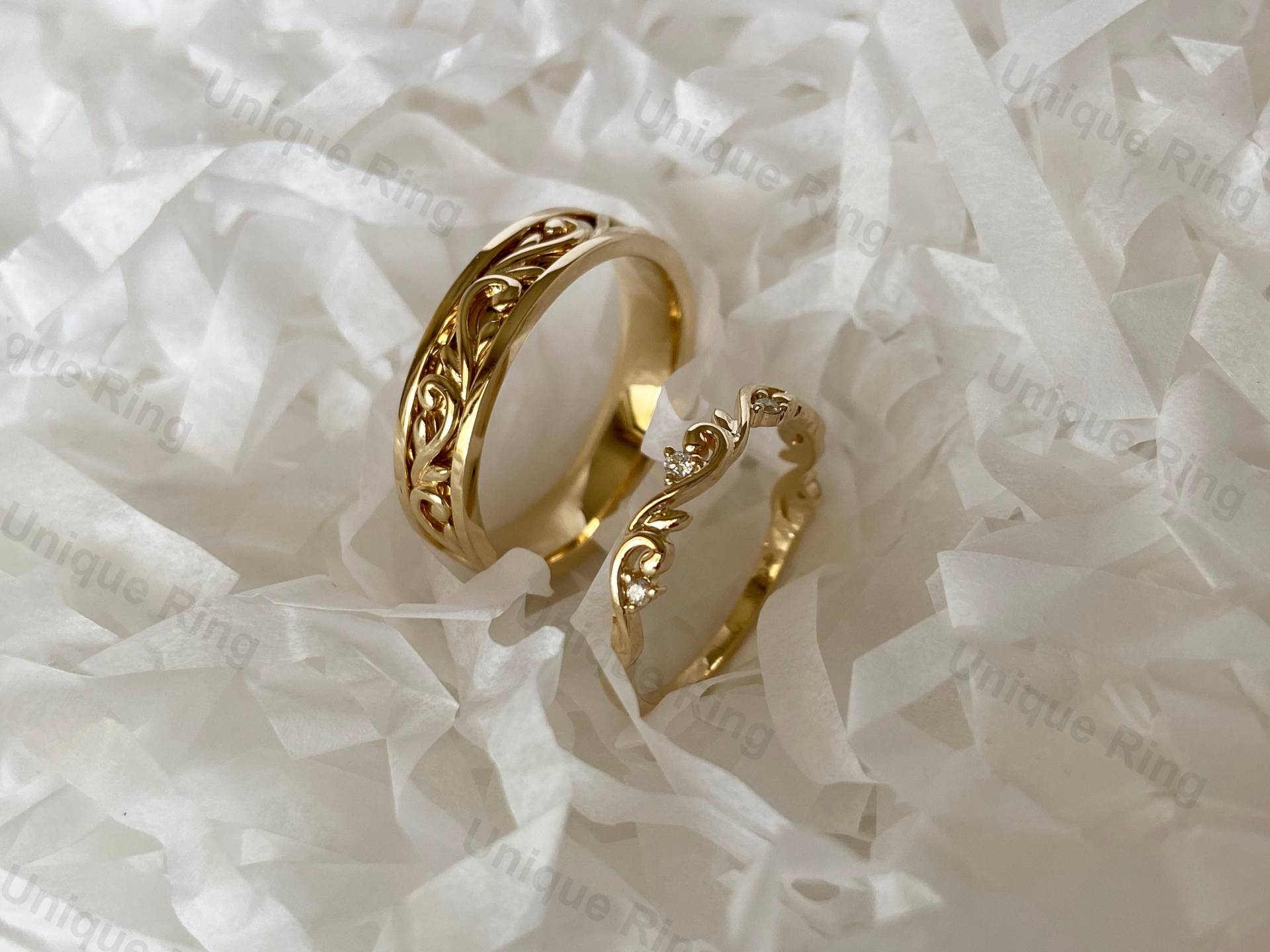 Natürliche Blume & Blatt Ehering Set. Cottagecore Gold Herren Bandring, 14K Moissanit Blumenband von UniqueRingStudio