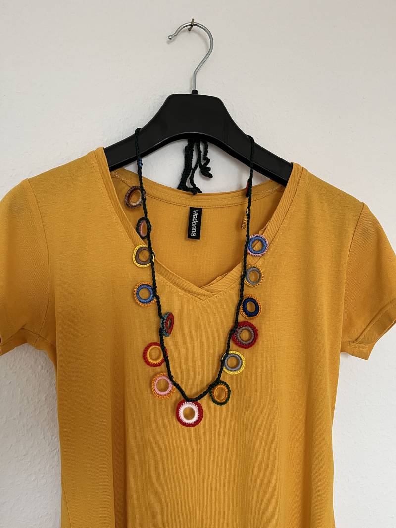 Einzelstück Hübsche Bunte Halskette - Gehäkelt Handarbeit Baumwolle + Boho Hübsches Geschenk Upcycling von UniqueSmARTina