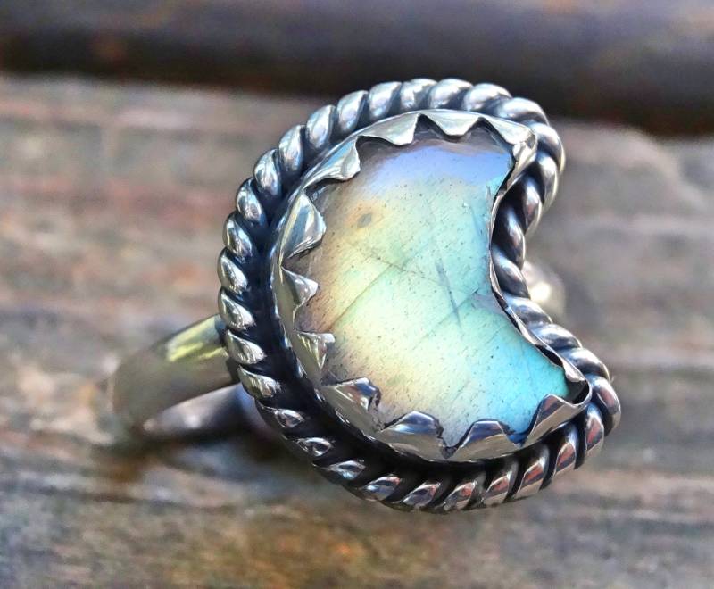 925 - Halbmond Labradorit Ring, Sterling Silber, Mond Regenbogen Statement Blauer Schmuck von UniqueToMeDesign
