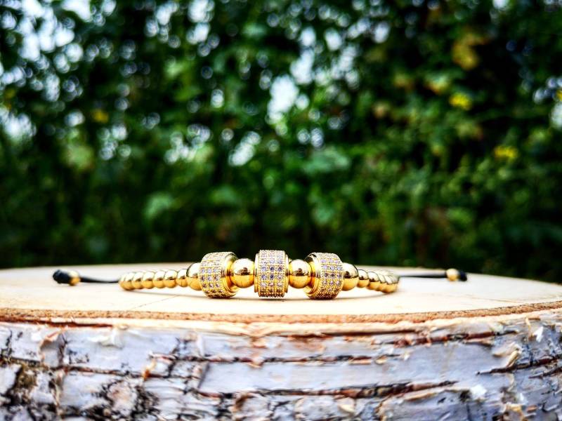 Geflochtenes Luxus-Shamballa-Makramee-Armband, Goldenes Shamballa-Schmuckstück, Luxusarmband, Luxusjuwel, Geschenk Für Sie Und Ihn von UniqueWristCandy