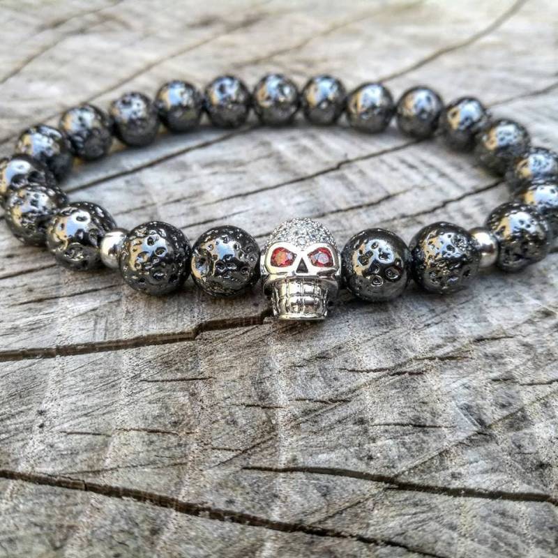 Totenkopfarmband, Lavasteine, Herrenarmbänder, Herrenschmuck, Lavaperlenarmband, Graues Geschenk Für Ihn, Sie von UniqueWristCandy