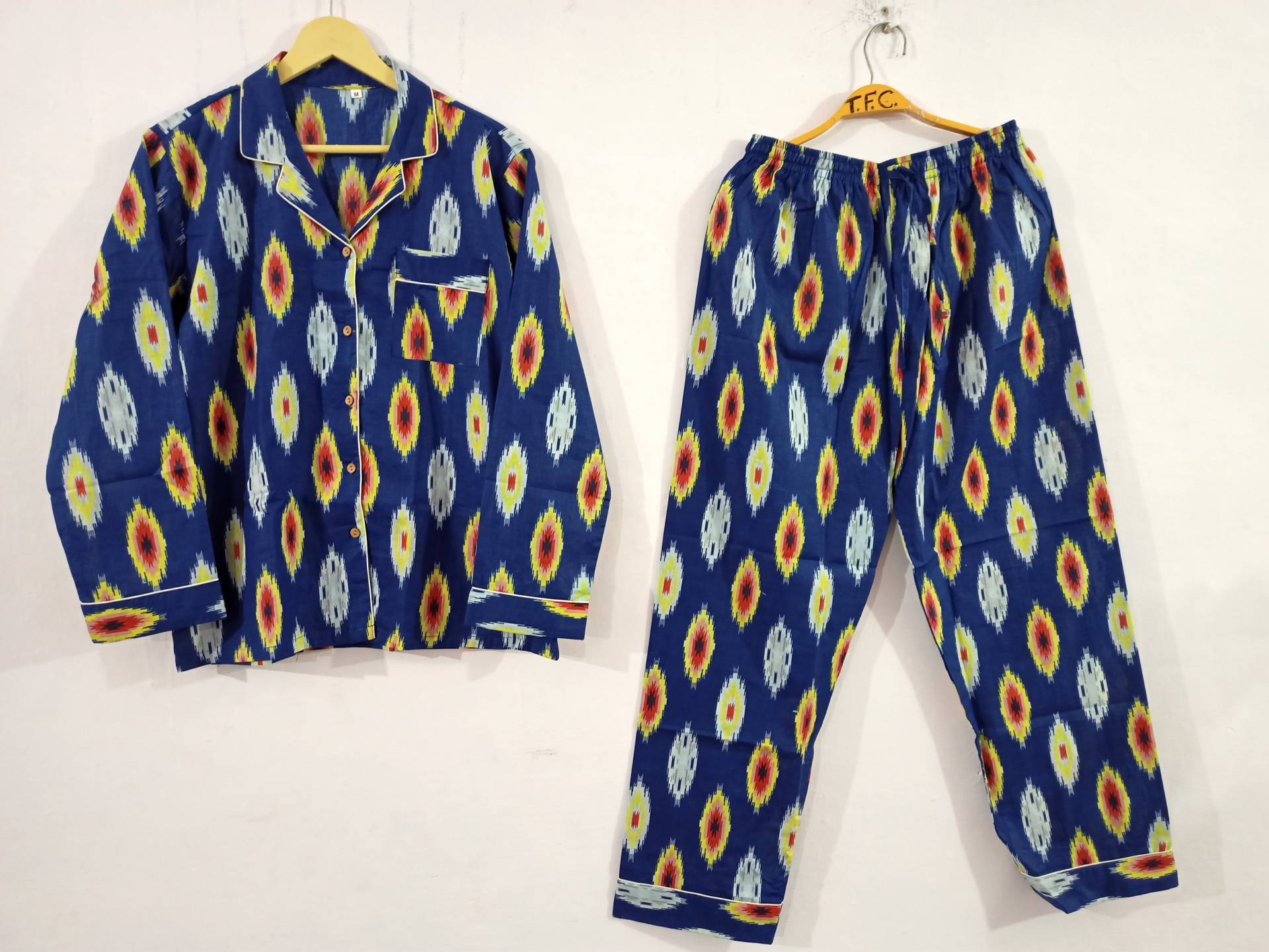 Blaues Pyjama-Set Aus Reiner Baumwolle Mit Ikat-Print, Brautjungfern-Pyjama-Set, Damen-Pyjama-Set, Braut-Pjs, Junggesellinnen-Pyjama, Nachtwäsche von Uniquecraftsfabric