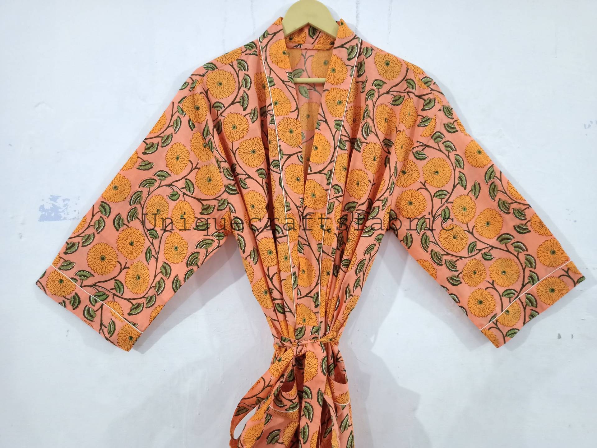 Orange Blumendruck Kimono Robe, Strand Vertuschen, Brautjungfer Frauen Bademantel, Geschenk Für Sie von Uniquecraftsfabric