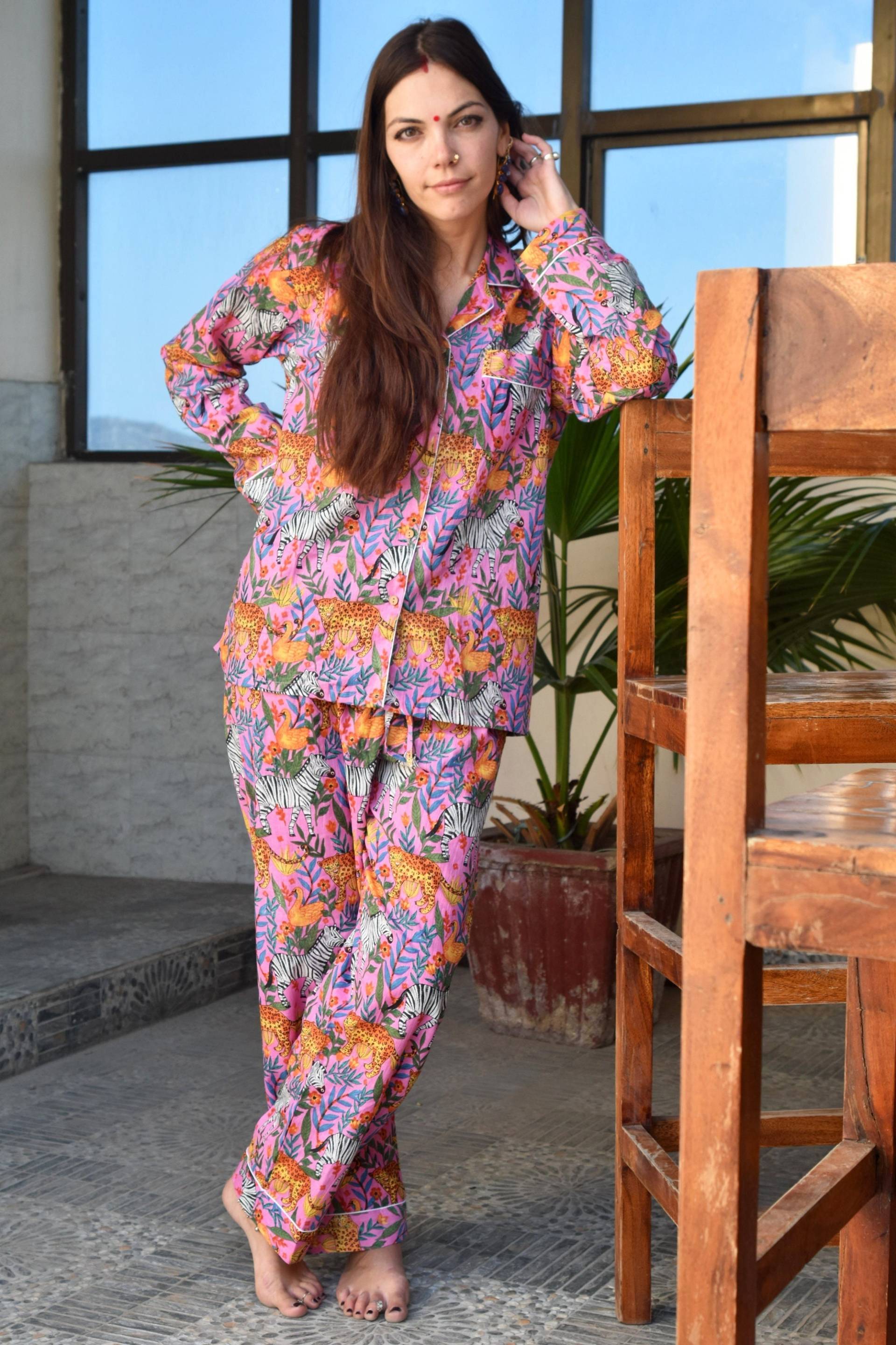 Pink Animal Print Baumwolle Pyjama Set Damen Lounge Wear von Uniquecraftsfabric