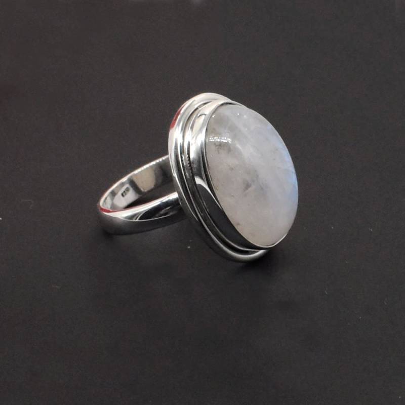 Sterling Silber Regenbogen Mondstein Ring, Ovaler Lünette Set Natürlicher Handgemachter 925 Statement Ring von UniquejewelStudio