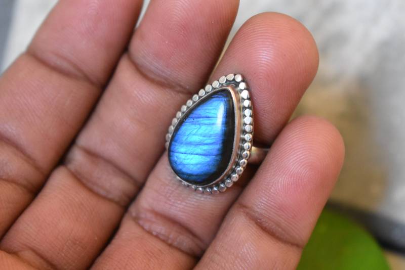 925 Silber Blau Labradorit Ring-Blau Ring-Labradorit Ring-Handgefertigter Ring-Ring Für Frauen-Design Ring von UniquejewelryIndia
