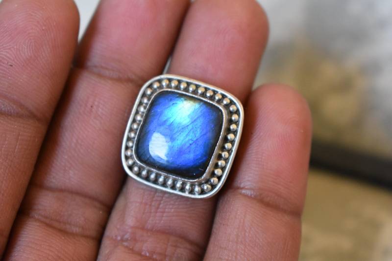 925 Silber Blau Labradorit Ring-Blau Ring-Labradorit Ring-Handgefertigter Ring-Ring Für Frauen-Design Ring von UniquejewelryIndia