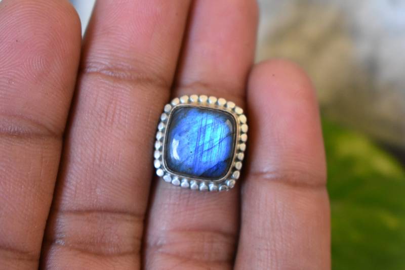 925 Silber Blauer Labradorit-Ring-Blauer Labradorit-Ring-Labradorit-Ring-Handgemachter Ring-Ring Für Frauen-Design-Ring von UniquejewelryIndia