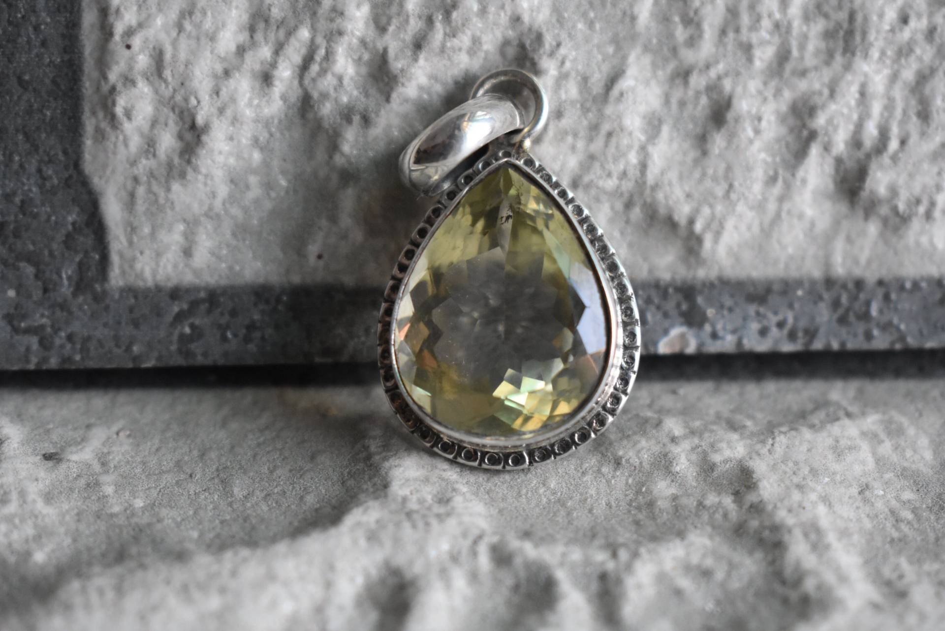 925 Silber Natürlicher Zitronenquarz-Anhänger-Zitronenquarz-Anhänger-Quarz-Anhänger-Facettierter Zitronenquarz-Anhänger-Design-Anhänger von UniquejewelryIndia