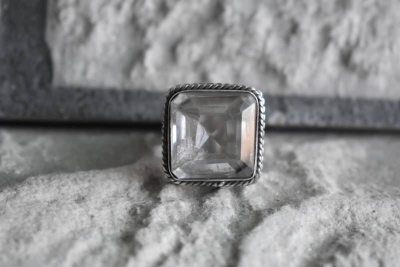 Ring Aus 925Er Silber, Natürlicher Kristallquarz-Ring, Facettierter Handgefertigter Ring, Für Damen, Design-Ring von UniquejewelryIndia
