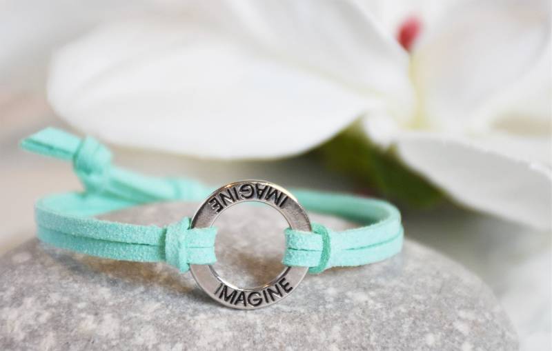 Imagine Armband Inspirational Stamped Silver Charm Faux Suede Cord Imagine Armband Inspirational Stamped Silver Charm Faux Suede Cord von UniquelyByD