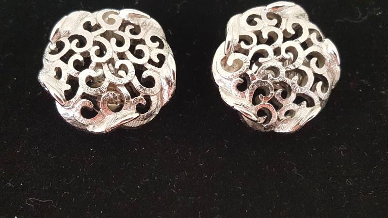 Durchbrochene Ohrringe, Silber Vintage Signiert Monet, Monet Schmuck, Einfache Casual Jeden Tag Business Professional, Für Sie von UniquelyWiredBeads