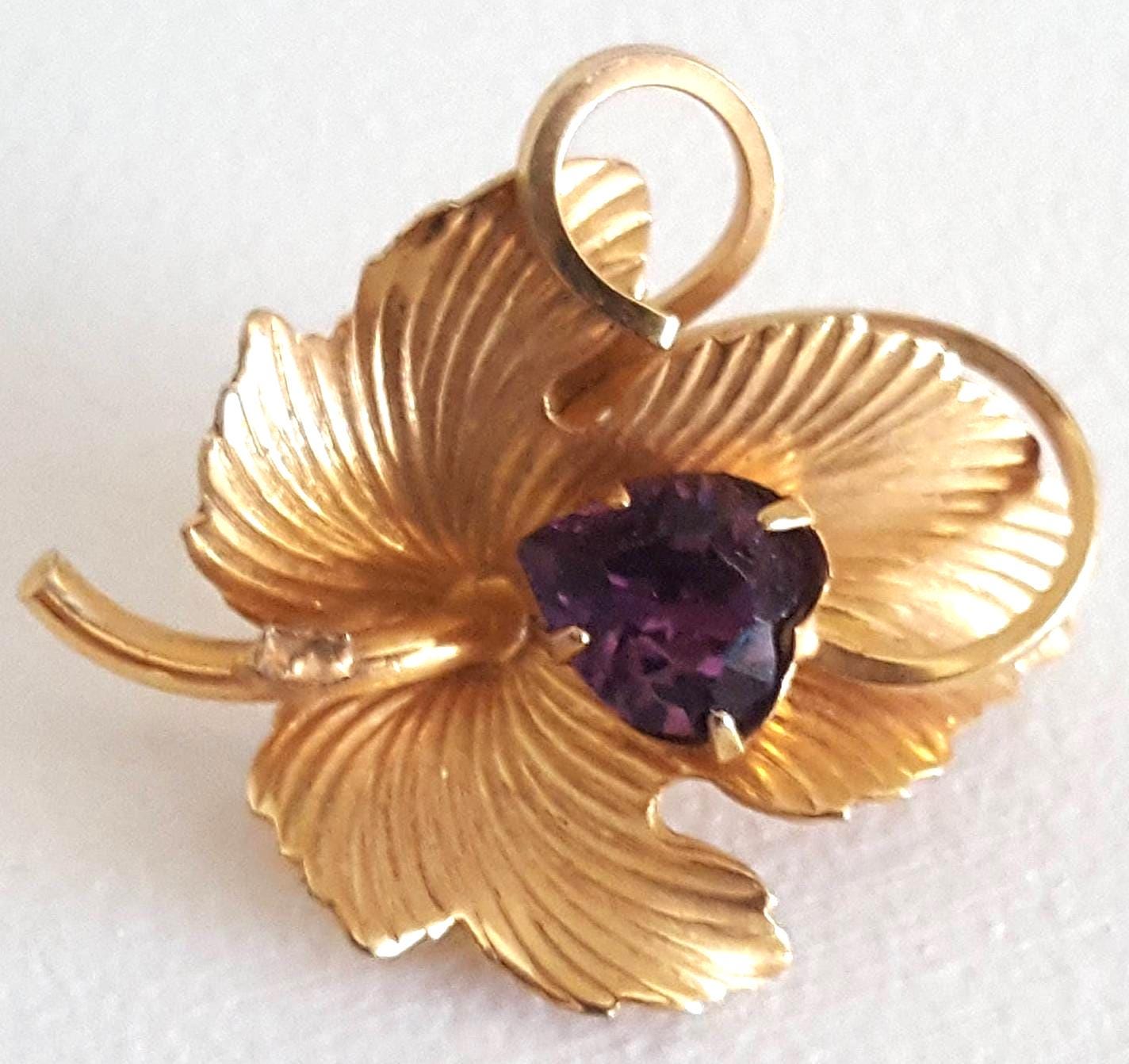 Lila Strass Brosche, Amethyst Lavendel Blüte Anstecknadel, Ips Vintage Modeschmuck, Schal Hut Kragen, Simple Chic, Zierlich von UniquelyWiredBeads