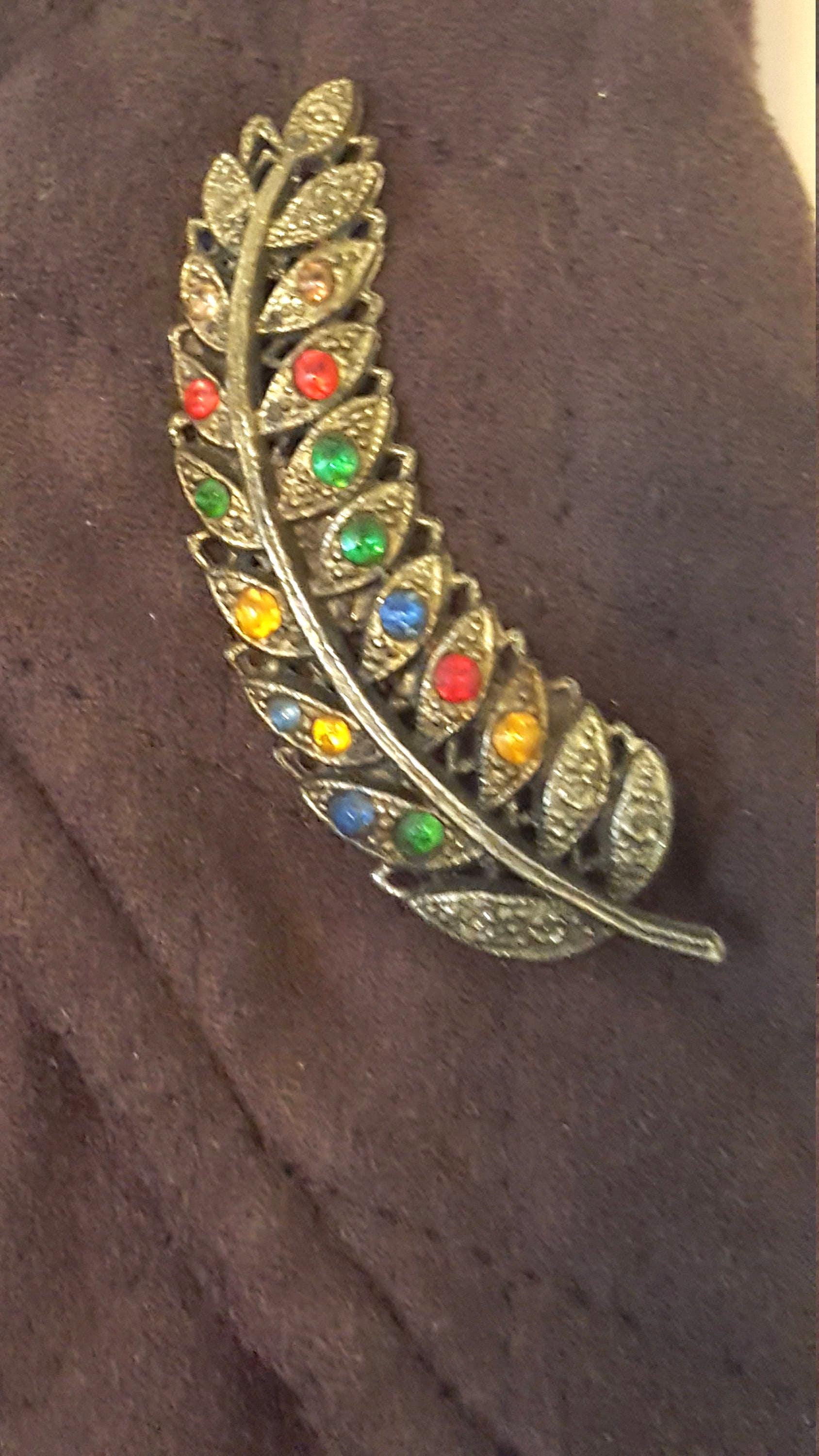 Vintage Antik Gold Markasit Strass Feder Brosche, Multicolor Stein Blatt Pin 1960 Bunt Mode Modeschmuck Herbst Saisonal Chic von UniquelyWiredBeads