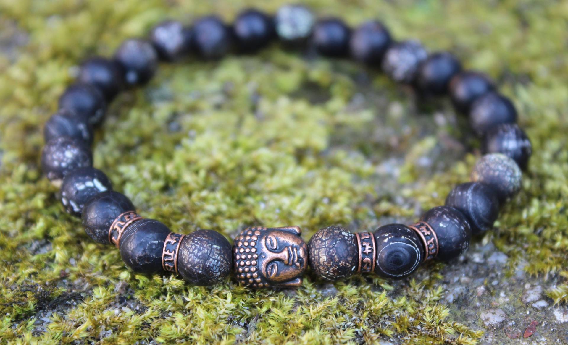 Buddha Perlenarmband Herren Achat Kupfer Schwarz - Handgemachtes Yoga Meditations Armband Geschenkidee Für Männer Weihnachten Buddha Perlenarmband Herren Achat Kupfer Schwarz - Handgemachtes Yoga Meditations Armband Geschenkidee Für Männer Weihnachten von Uniquon