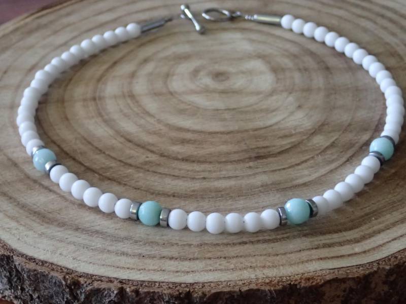 Edelstein Sommer Kette Türkis Jade & Weißer Achat - 44 cm Boho Perlenkette Unisex, Handgemacht, Geschenkidee Mit Edelstahlverschluss Edelstein Sommer Kette Türkis Jade & Weißer Achat - 44 cm Boho Perlenkette Unisex, Handgemacht, Geschenkidee Mit Edelstahlverschluss von Uniquon