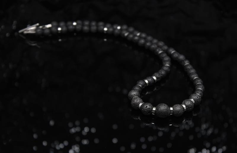 Echt Lava Stein Halskette Für Männer Perlen Schwarz Silber - Einzigartiges Geschenk Besondere Anlässe Stahl Und Perlenkette Modern von Uniquon