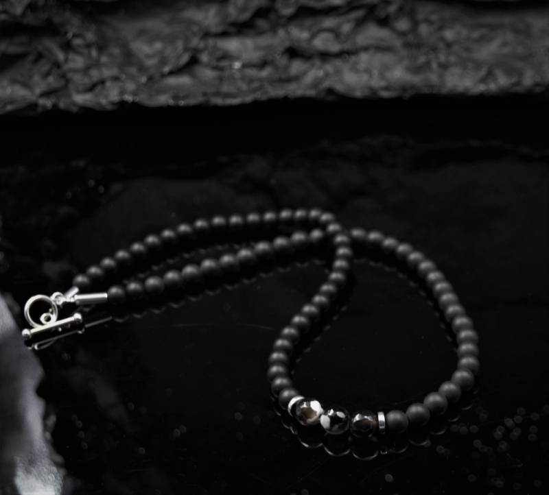 Schwarz Achat Perlenkette Herren Modern Stein Halskette Für Männer Vorne 10mm Hinten 8mm Cooles Geschenk von Uniquon