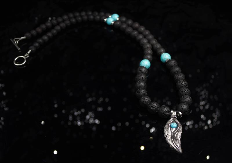 Schwarz Lava Türkis Perlenkette Herren Edelstahl Kette Feder Anhänger Geschenk Für Männer Statement Große Perlen Boho von Uniquon