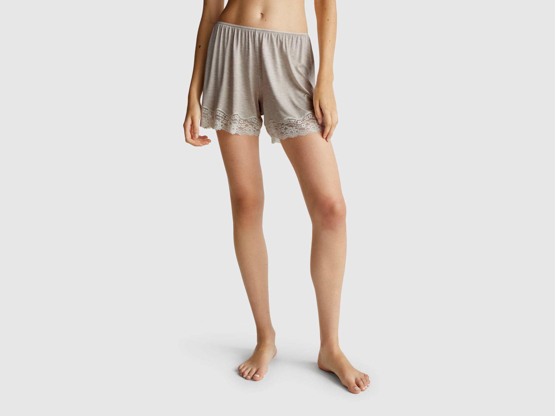 Benetton, Fließende Shorts Mit Spitze, size M, Beige, female Benetton, Fließende Shorts Mit Spitze, size M, Beige, female von United Colors of Benetton