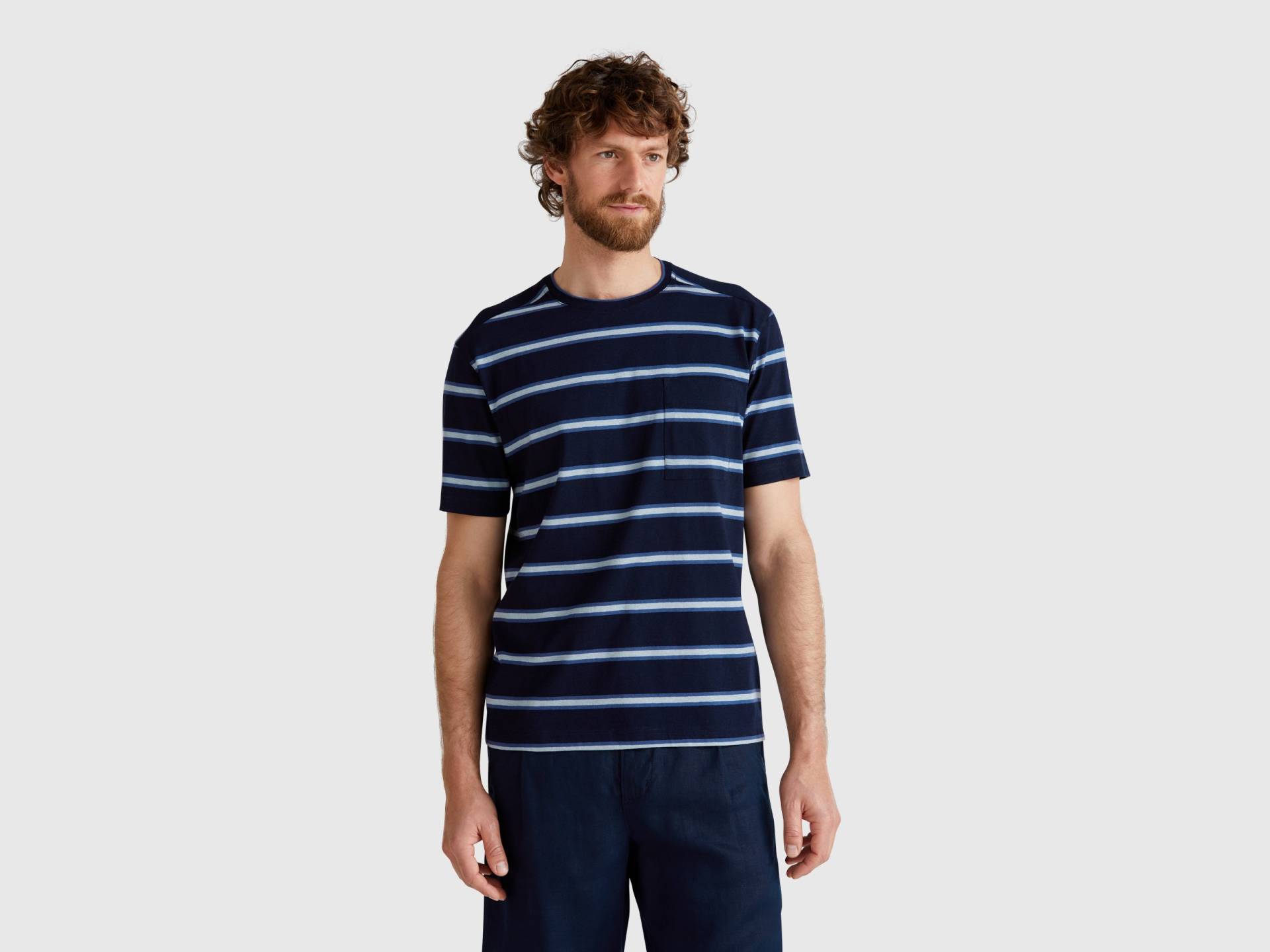 Benetton, Gestreiftes T-shirt Mit Tasche, size S, Dunkelblau, male von United Colors of Benetton