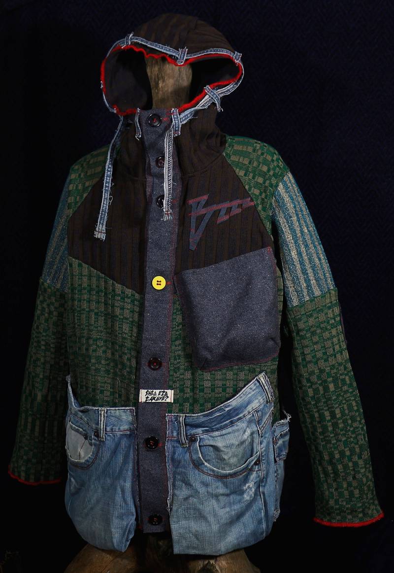 Herren Handgemacht Patchwork Kapuzenjacke Größe Xl 2Xl Xxl Denim Baumwolle Leinen Melange Boho Anarchist Freak Grunge Made in Der Ukraine von UnitedYarnsOf