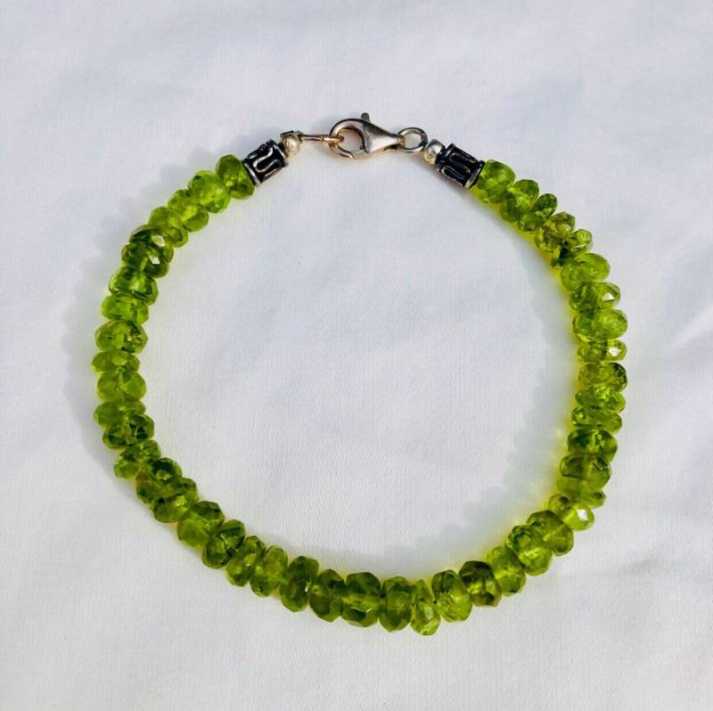 Peridot 8" Armband von UniversalLifeWorks