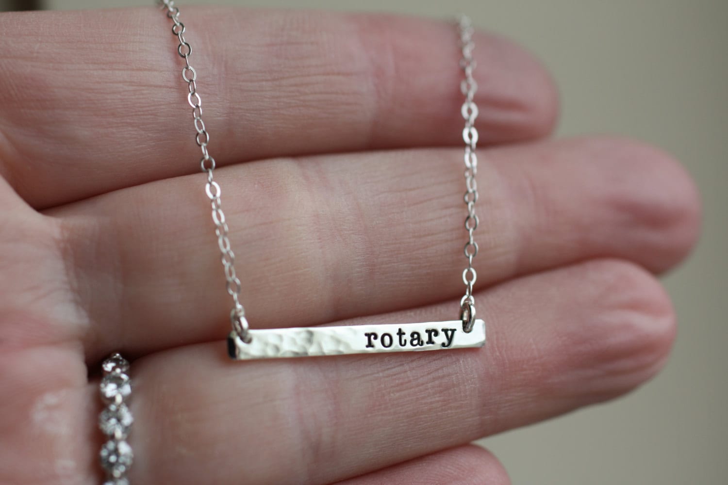 Dünne Zierliche Silber Bar Halskette, Personalisierte Schmuck, Einfach Jeden Tag, Dünne Maßgeschneiderte Schichtung Initial Sterling von UnmistakablyMine