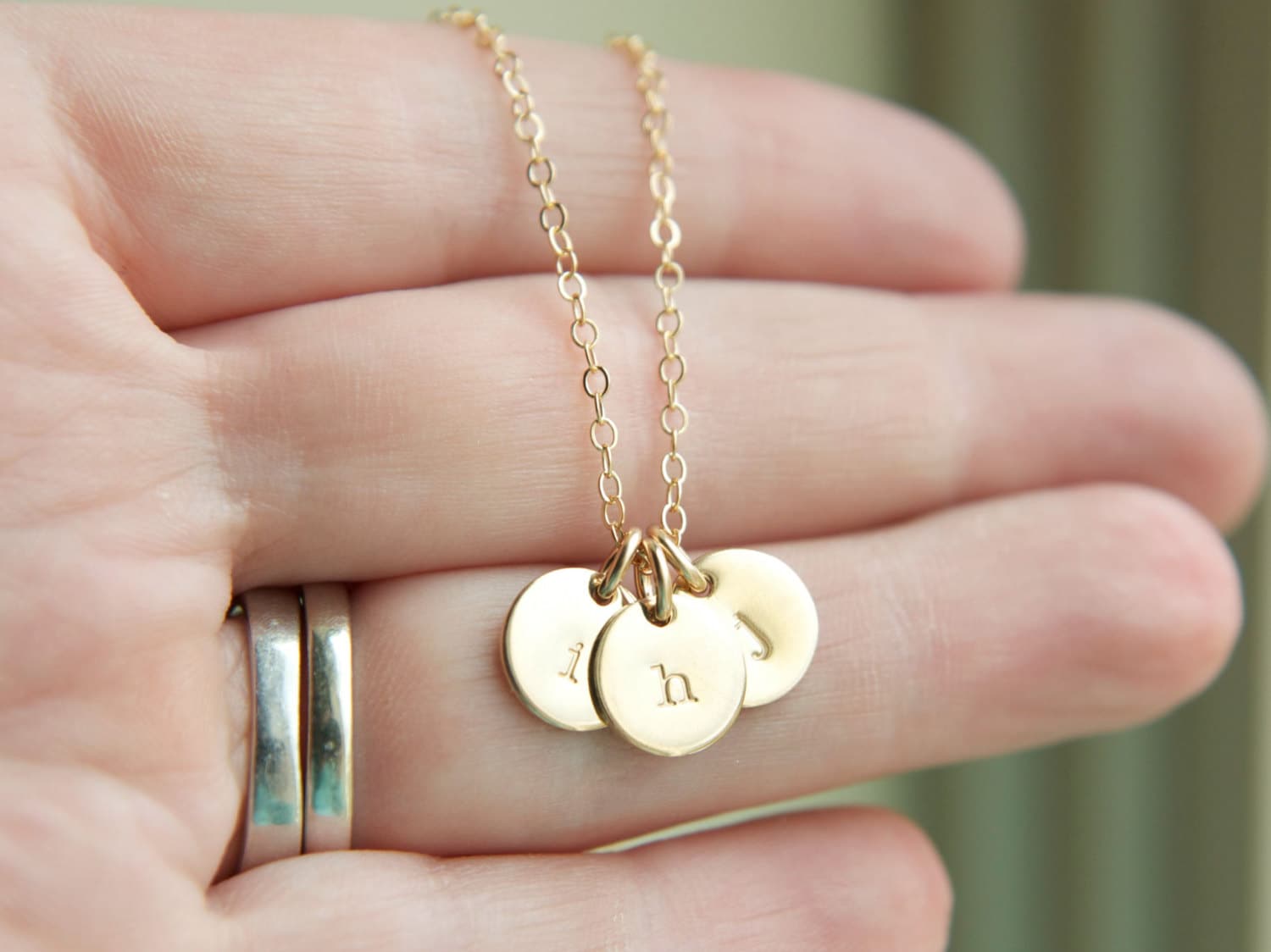 Gold Initial Halskette, 1 2 3 4 5 Zierliche Initiale Personalisierte Monogramm, 14K Gold Fill 3/8" Scheibe von UnmistakablyMine