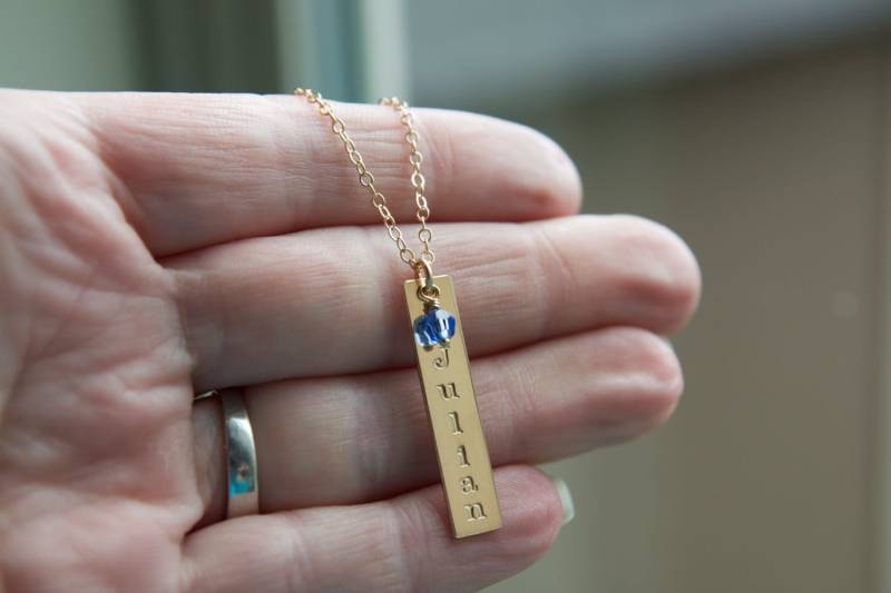 Gold Moderne Mom Halskette, Vertikale Name Bar 1 2 3 4 5 Bar Birthstone Personalisierte Kinder Namen Halskette von UnmistakablyMine