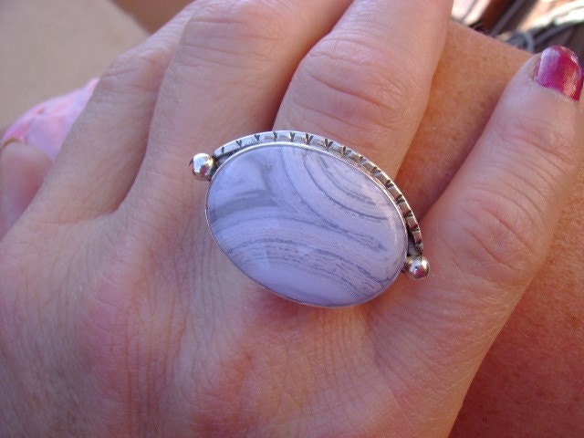 Blauer Spitzen Achat Cocktail Ring - Größe 7, 5 Blauer Spitzen Achat Cocktail Ring - Größe 7, 5 von UntamedStones