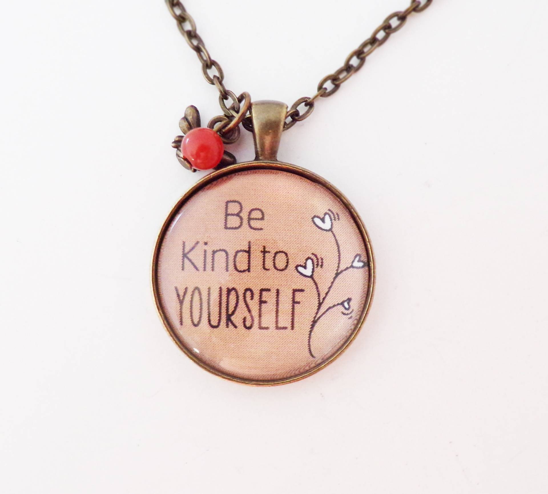 Be Kind To Yourself Anhänger Antik Bronze Bienen-Charme Be Kind To Yourself Anhänger Antik Bronze Bienen-Charme von UpWordsDesigns