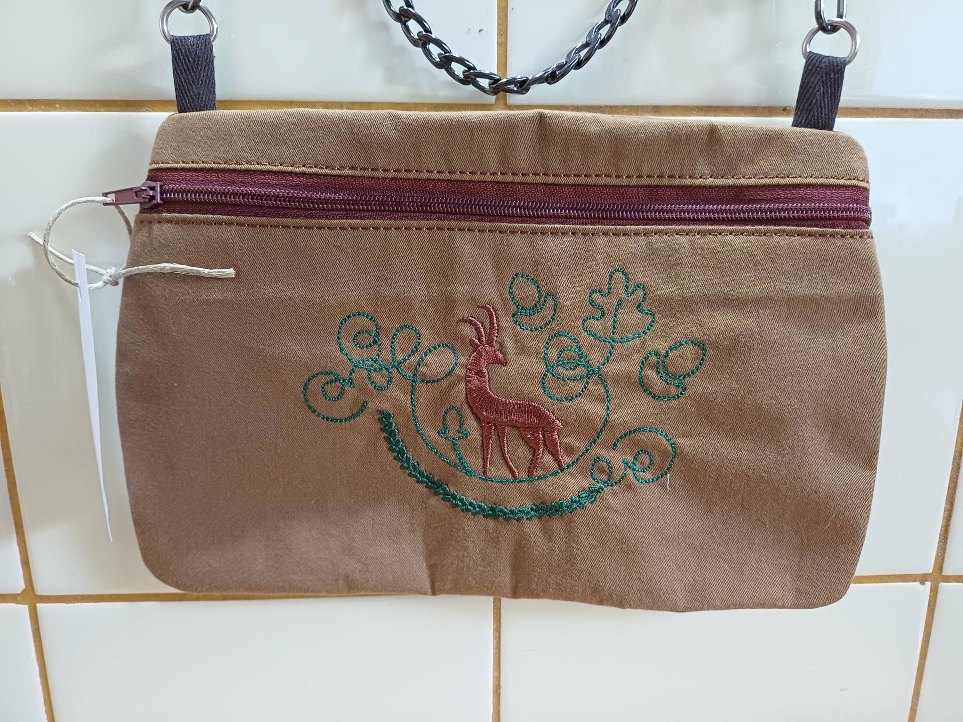 Dirndltasche Herz/Hirsch Mit Tragekette - Braun Upcycling Unikat Handarbeit #477 Dirndltasche Herz/Hirsch Mit Tragekette - Braun Upcycling Unikat Handarbeit #477 von UpcyclingbyPaMue