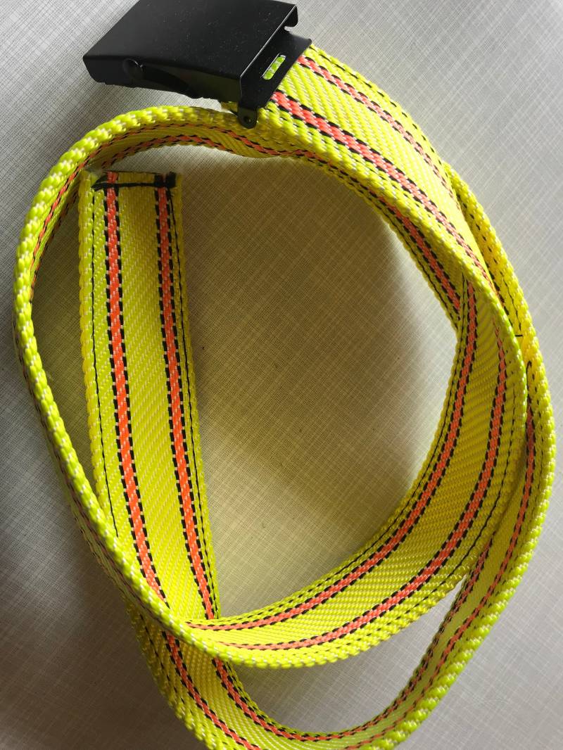 Gürtel Aus Feuerwehrschlauch. Ca 120 cm Lang. 4 Breit. Eine Schwarze Rollschnalle von UpcyclingbyThomas