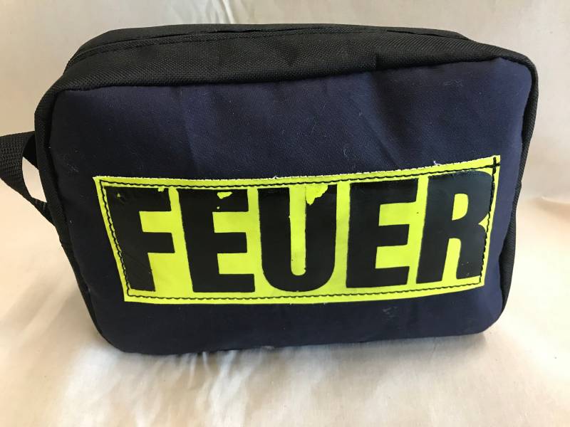 Kulturbeutel, Waschtasche, Waschbeutel, Feuerwehr, Einsatzjacke, Elfzwo, Kosmetiktasche, Pbi Gold, Upcycling von UpcyclingbyThomas