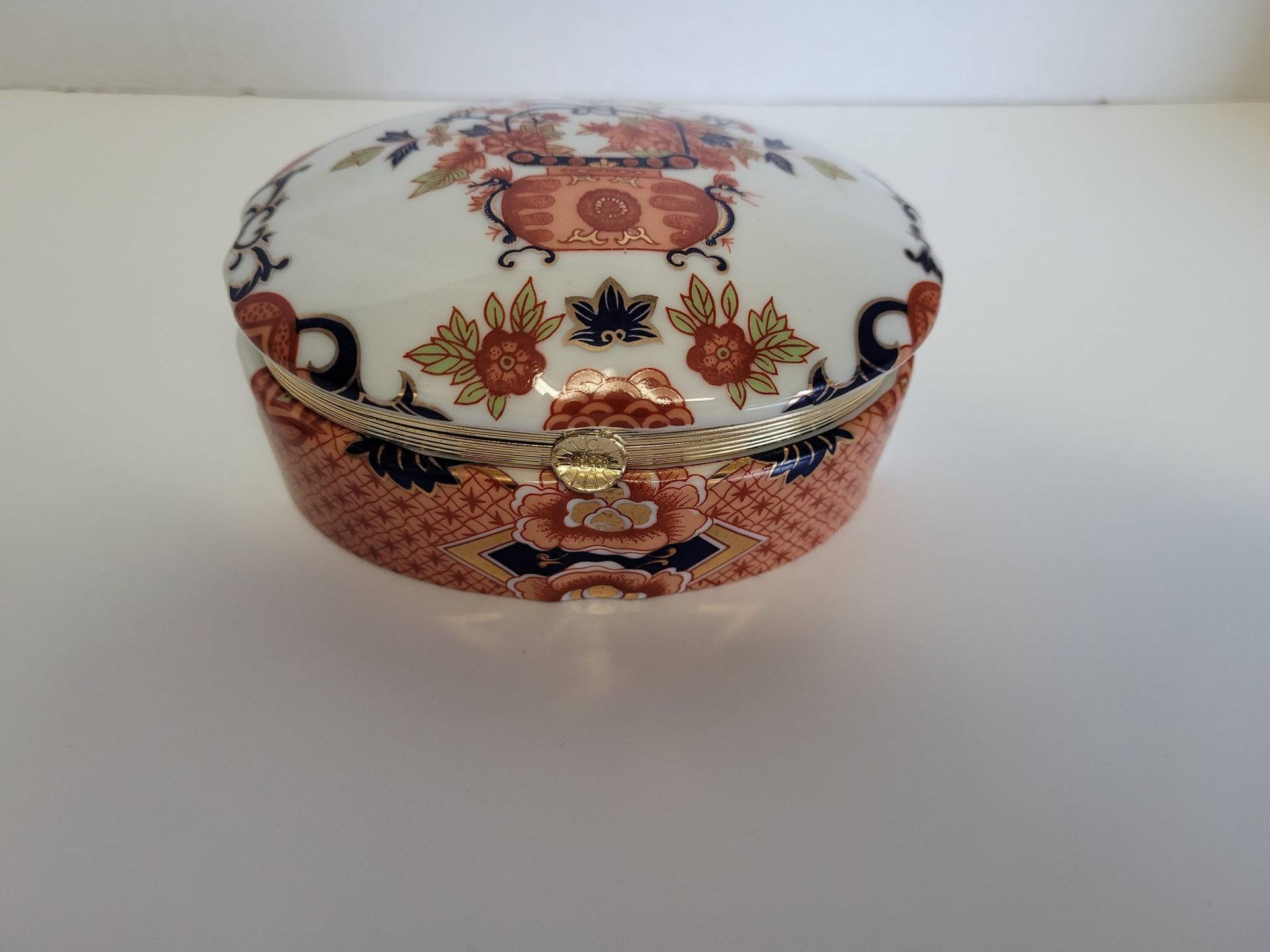 Imari Style Porzellan Trinket Schmuckschatulle Andrea Von Sadek Oval Imari Style Porzellan Trinket Schmuckschatulle Andrea Von Sadek Oval von UpperCrustFinds