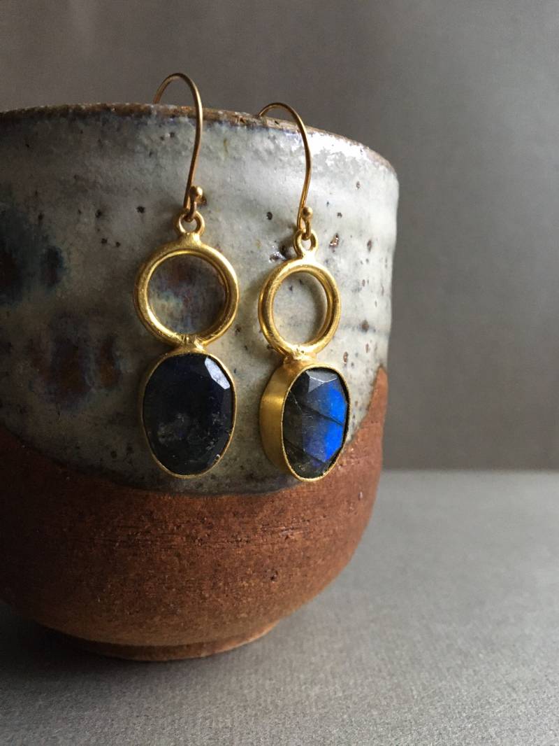 Labradorit Edelstein, "Ocean Love" Damen Roh Edelstein Ohrringe von Upslope