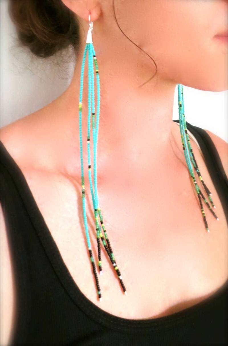 "Türkis, Schwarze Und Matte Grüne Rocailles Perlen, 4 ", 6 "Und 9", "Aqua Bloom" Lange Frauen Perlen Ohrringe." von Upslope